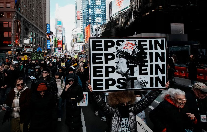 شاهد أبرز 10 صور في مظاهرات امريكا «لا ملوك» ضد ترامب