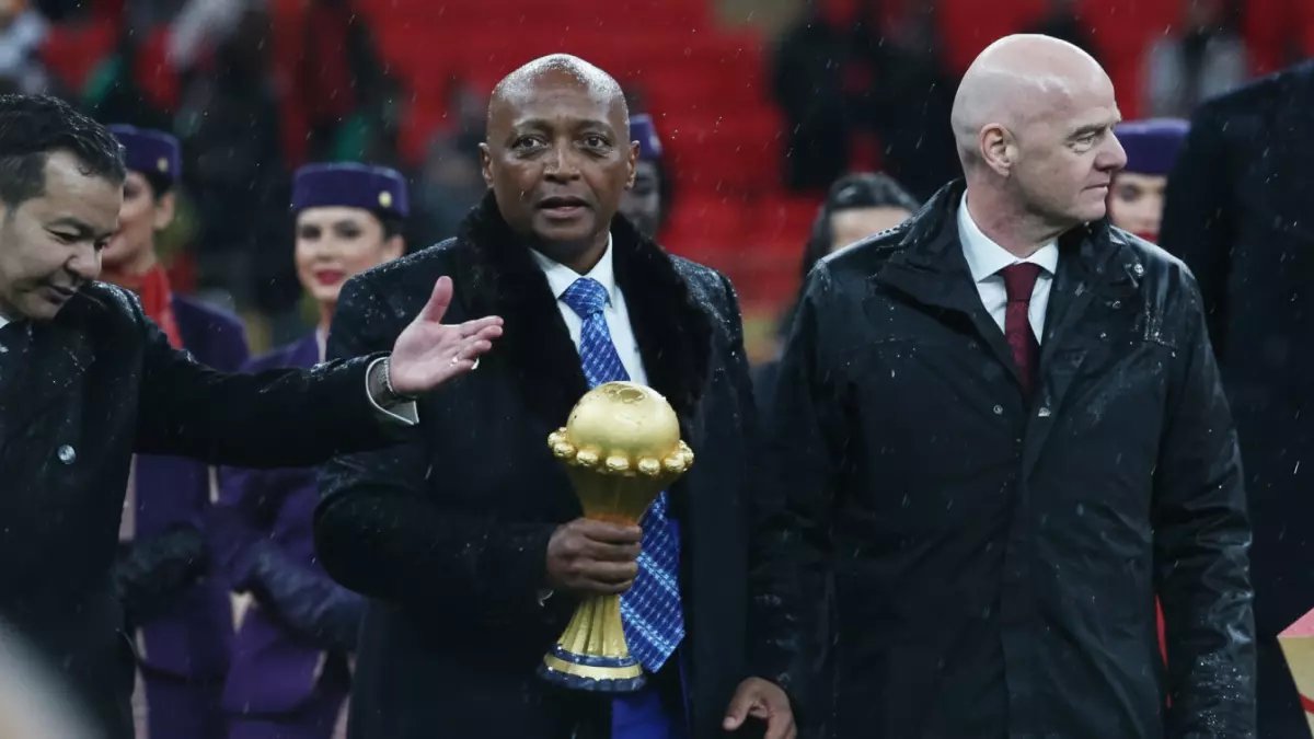 عاجل: رئيس "كاف" يكشف ثورة تحكيمية صادمة بعد فضيحة نهائي أمم إفريقيا - تغييرات جذرية ستقلب الكرة الإفريقية!