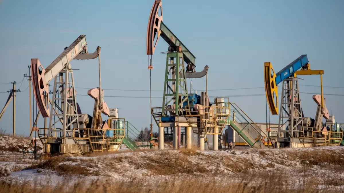 عاجل: نفط برنت يحطم الـ115 دولار وهرمز مُغلق… هل تشهد البنزين قفزة 400% في الأسابيع القادمة؟