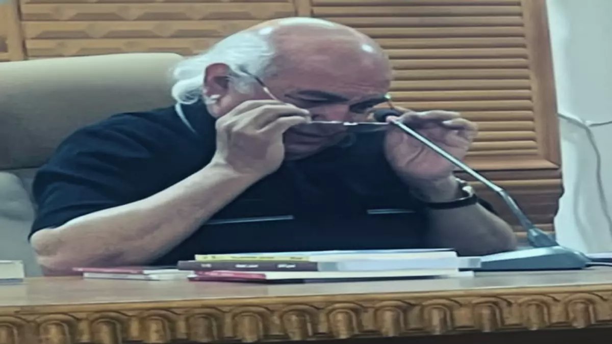 عاجل: مصر تسحق السعودية بأربعة أهداف نظيفة... والجماهير السعودية ترد: "هذا فريق تحت التصنيع!" - ما السر الحقيقي وراء الفارق الكبير بين الشقيقين العربيين؟