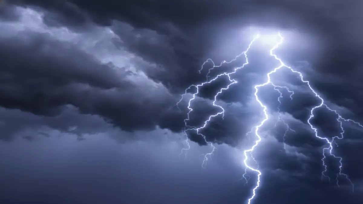 عاجل: عواصف رعدية تضرب 11 محافظة بالشرقية... والأرصاد تحذر من مفاجآت خطيرة حتى الفجر!