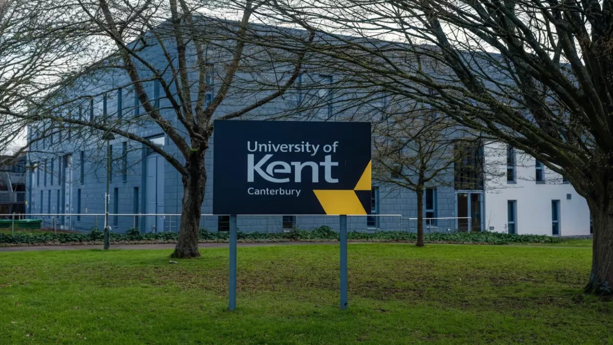 عاجل: التهاب السحايا القاتل يجتاح بريطانيا... 27 ضحية والعدوى تنتشر كالنار في الهشيم!