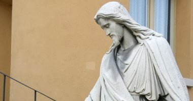 من 80 إلى 9 آلاف يورو.. أسعار خيالية لمشاهدة مواكب أسبوع الآلام في إسبانيا