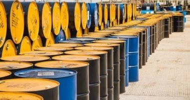 ارتفاع أسعار الوقود في نيجيريا بنسبة 65% وسط صدمة أسعار النفط العالمية