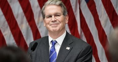 وزير الخزانة الأمريكي: الولايات المتحدة ستستعيد سيطرتها على مضيق هرمز