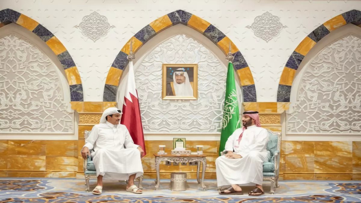 عاجل: ولي العهد السعودي يودع شخصياً ملك الأردن وأمير قطر في مشهد دبلوماسي نادر بجدة