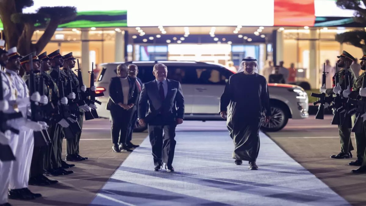 عاجل: السعودية تطلق جسراً جوياً ضخماً للبنان بأمر ملكي مباشر... مئات الطائرات تحمل المساعدات!