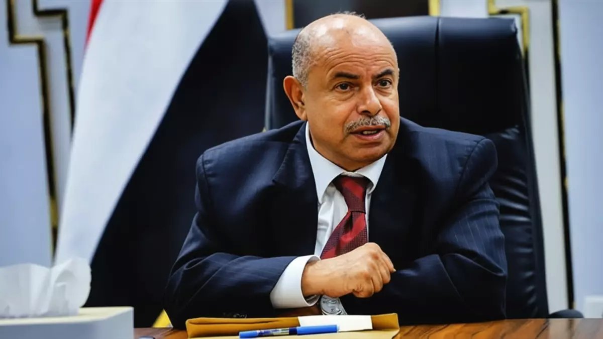 عاجل: الخنبشي يصدر قراراً صارماً بمنع حمل السلاح في حضرموت - إجراءات قانونية رادعة بانتظار المخالفين!