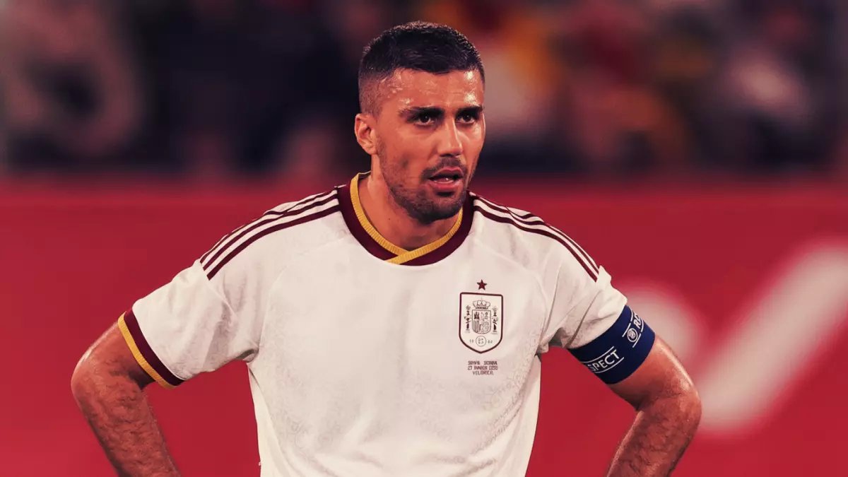 عاجل: دي لا فوينتي يشعل الصراع مع برشلونة وريال مدريد... والسر وراء إخفاء لامين يامال!