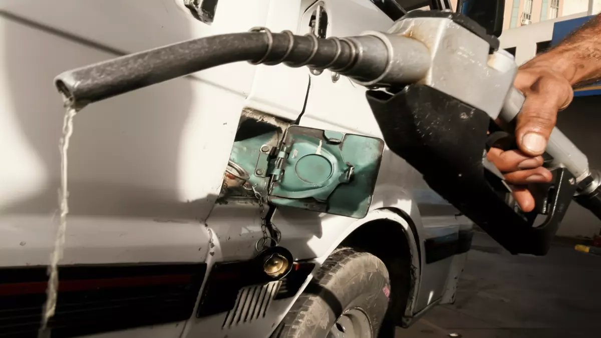 صادم: البنزين يصل 24 جنيهًا لأول مرة في التاريخ - الأسعار الجديدة تصعق المصريين!