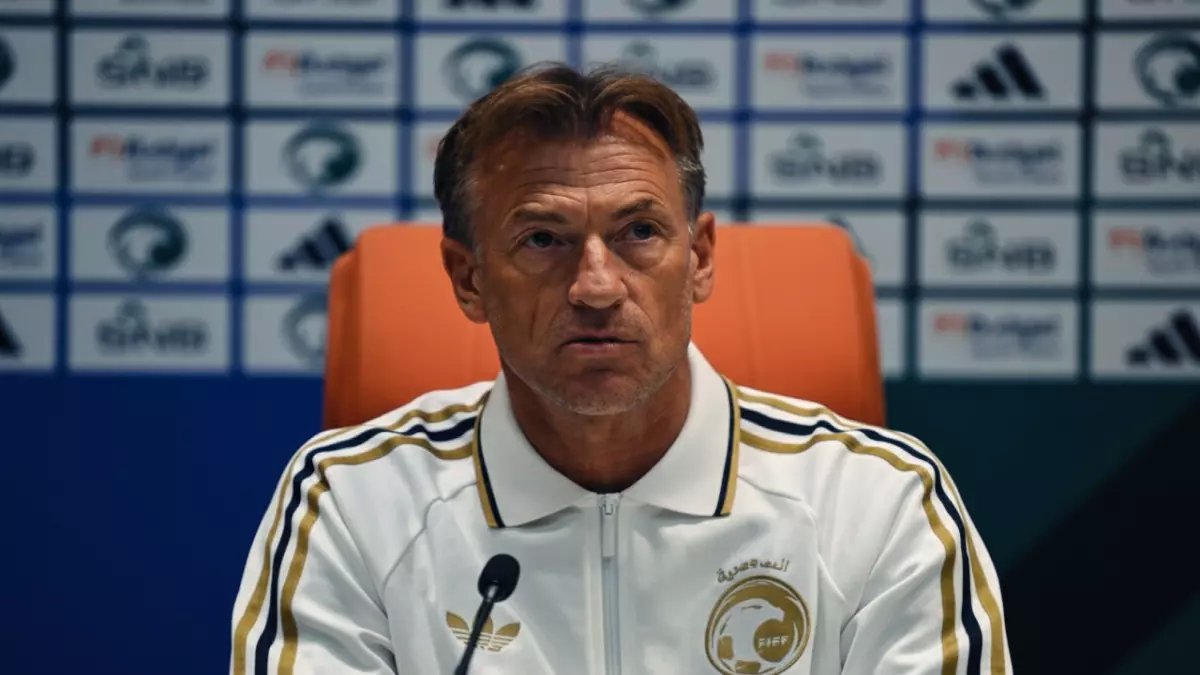 رينارد يكشف 3 معايير صادمة للانضمام لبعثة السعودية لمونديال 2026: "اللاعبون الذين خانوا الفريق في الانتقالات مهددون!"