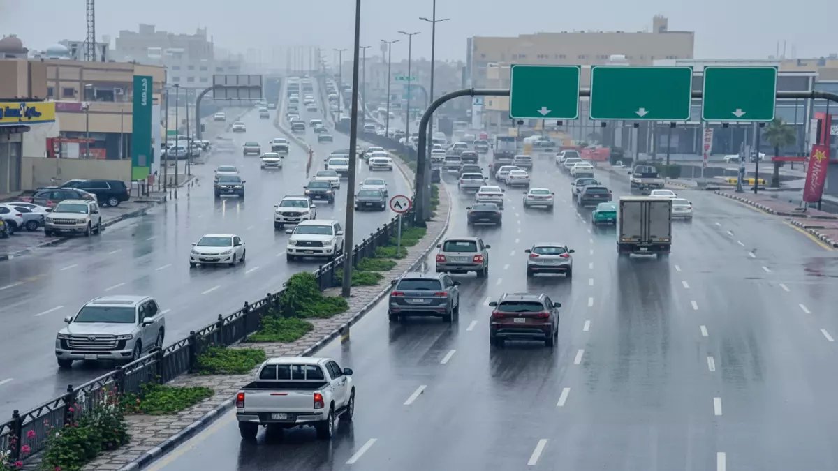 عاجل: عواصف رعدية مدمرة تضرب 6 مناطق اليوم... سيول وبرد يهددان الرياض والشرقية!