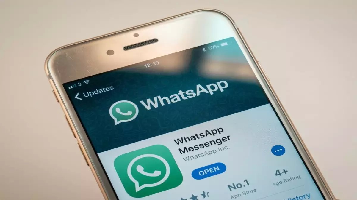 عاجل: واتساب يحل مشكلة آيفون الأكبر... ميزة انتظرها الملايين لسنوات تصل أخيراً!