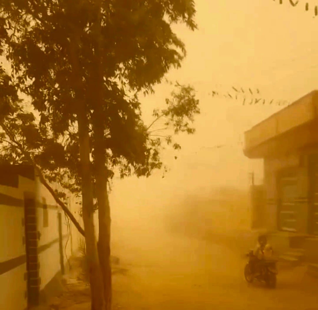 عواصف ترابية شديدة 