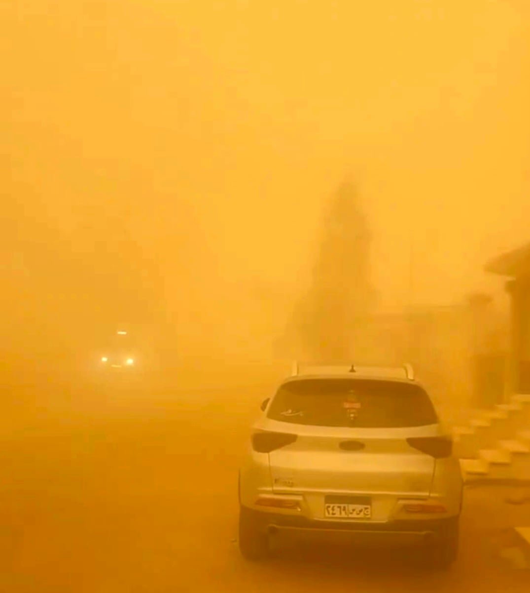 عاصفة ترابية شديدة تضرب مركز الفرافرة