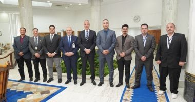 رئيس مصر للطيران يكرم فريق صيانة الطائرات