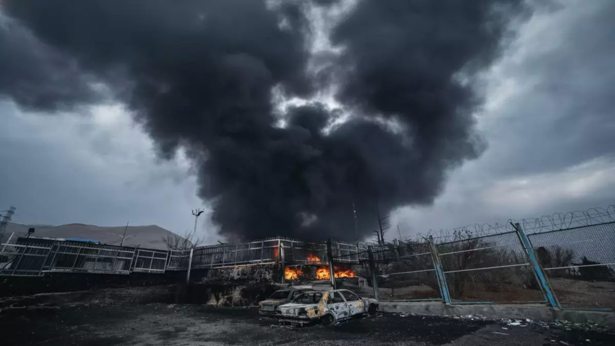 عاجل: إسرائيل تضرب مفاعل آراك النووي الإيراني وتدمر ثلث ترسانة الصواريخ... مجلس الأمن يجتمع خلال ساعات!