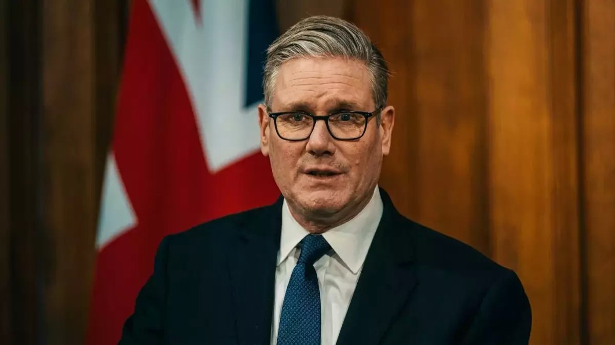 عاجل: ستارمر يعلن القرار التاريخي - بريطانيا خارج الحرب ولا ننجر للصراع الشرقي… خطة سرية لمواجهة الصدمة وضمان إمدادات العالم!