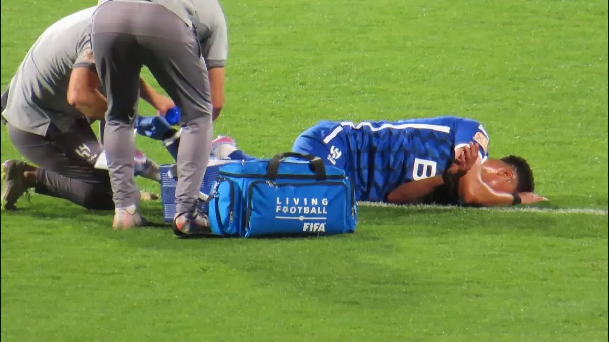 إصابة "ياسر الدوسري" المروعة تُبكي ملايين السعوديين! لن تصدقوا ماذا حل بنجم الأخضر وهذا موعد عودته!