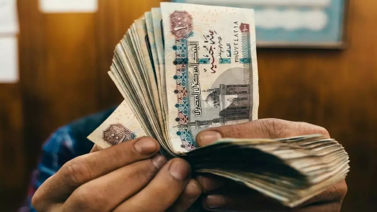 عاجل: الحكومة تعلن موعد صادم لزيادة المرتبات… ومفاجأة غير متوقعة للموظفين!