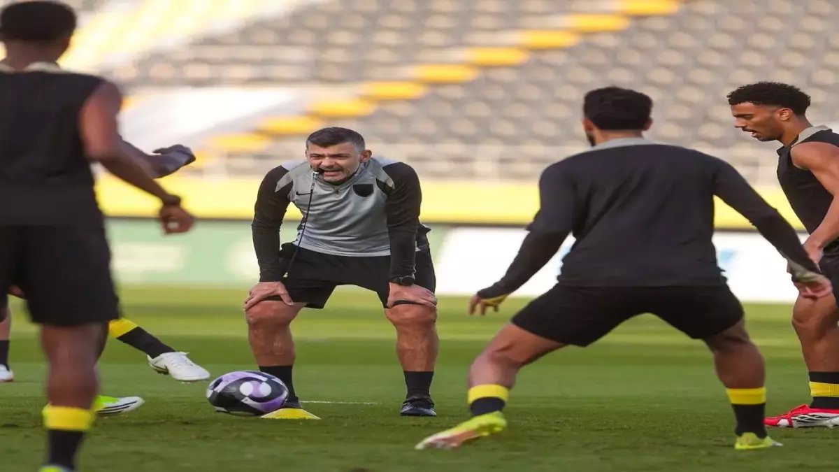 عاجل: ستيفين بيرغوين يعود بقوة.. هل يقود الاتحاد للفوز على الحزم بعد غياب خطير؟