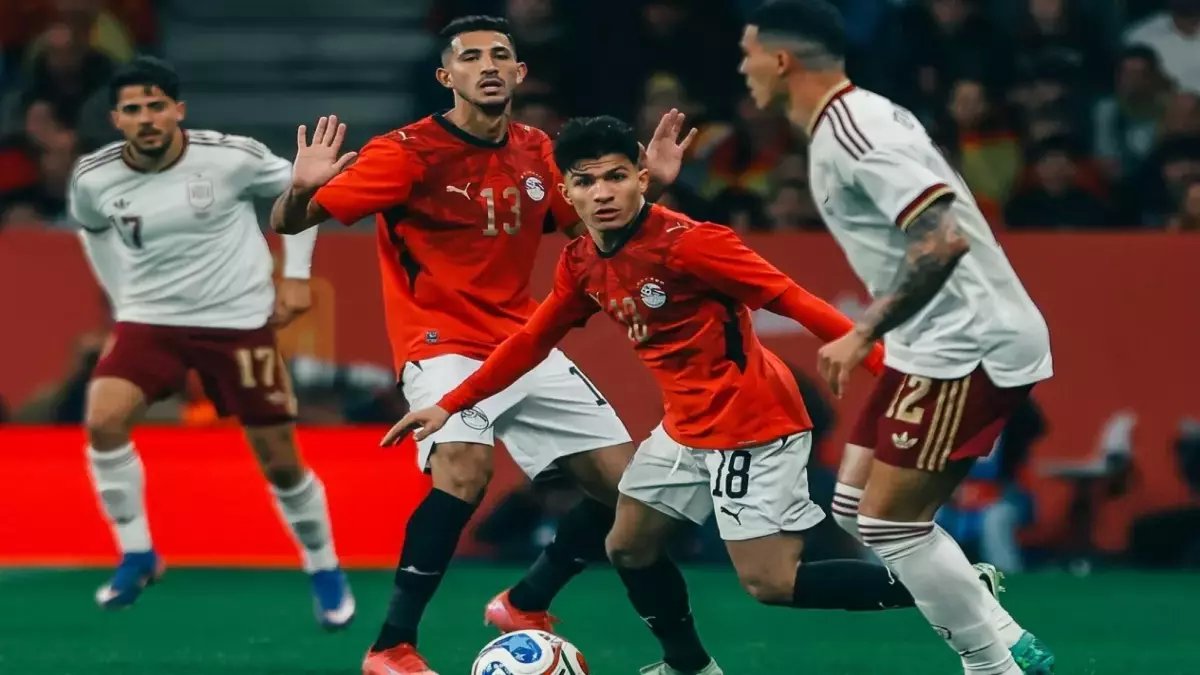 شاهد كيف برأت مصر إسبانيا من تهمة العنصرية الصادمة... السفير يكشف الحقائق التي خفيت عن الجمهور!