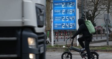 ألمانيا تقيد زيادات أسعار الوقود لمرة واحدة يوميا مع تصاعد تأثير الحرب على أسواق الطاقة