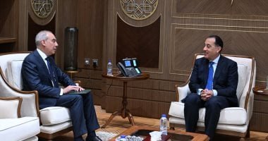 رئيس الوزراء يلتقى السفير علاء يوسف رئيس الهيئة العامة للاستعلامات