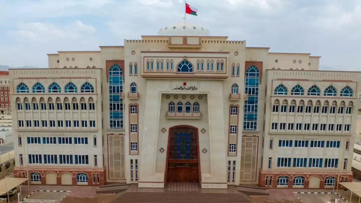 حصري في سلطنة عمان: العد التنازلي يبدأ الآن… هذه آخر فرصة للطلاب وأولياء الأمور قبل الامتحانات!