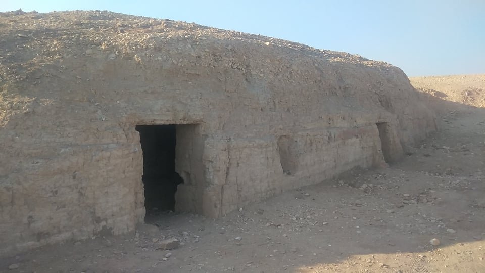 مداخل غرف الدفن