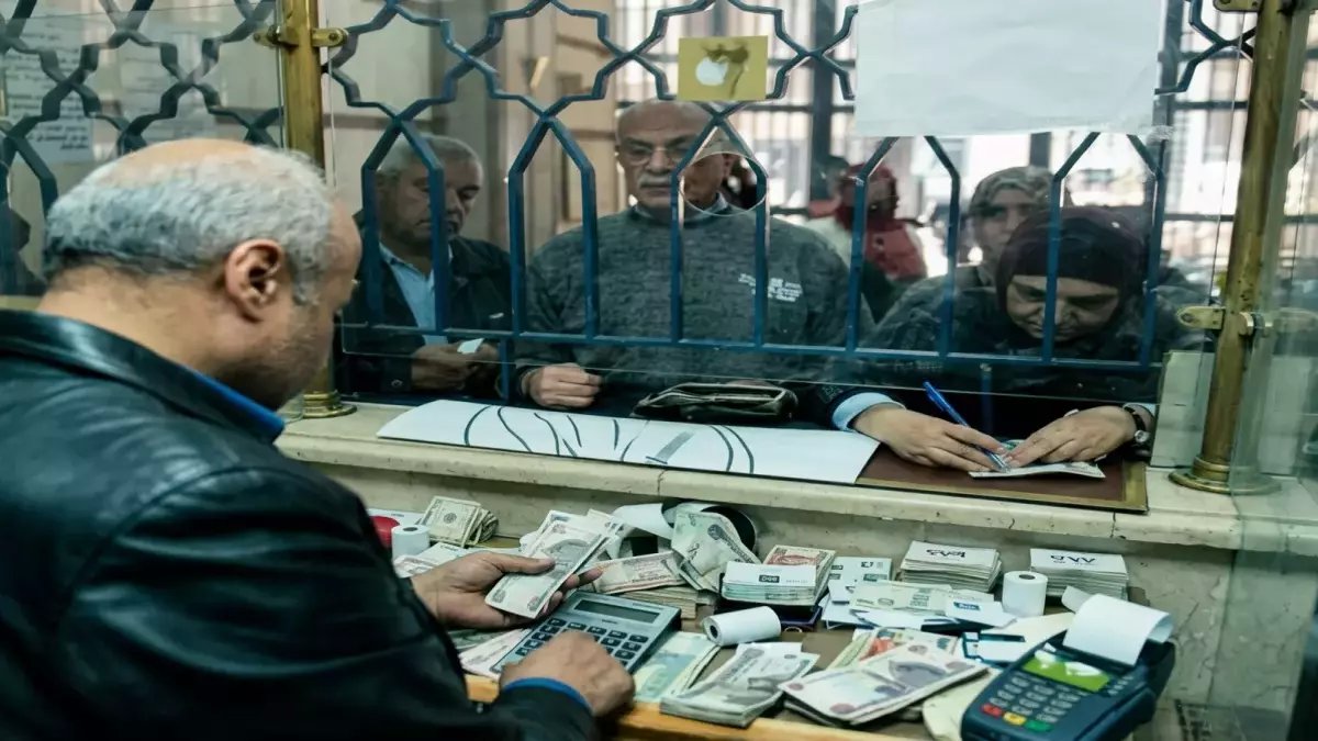 أنت واحد من 11.5 مليون مواطن تنتظر زيادات يوليو.. لكن موظفو البنك التجاري الدولي (CIB) السابقين حصلوا على 20% + 1500 جنيه كحد أدنى!