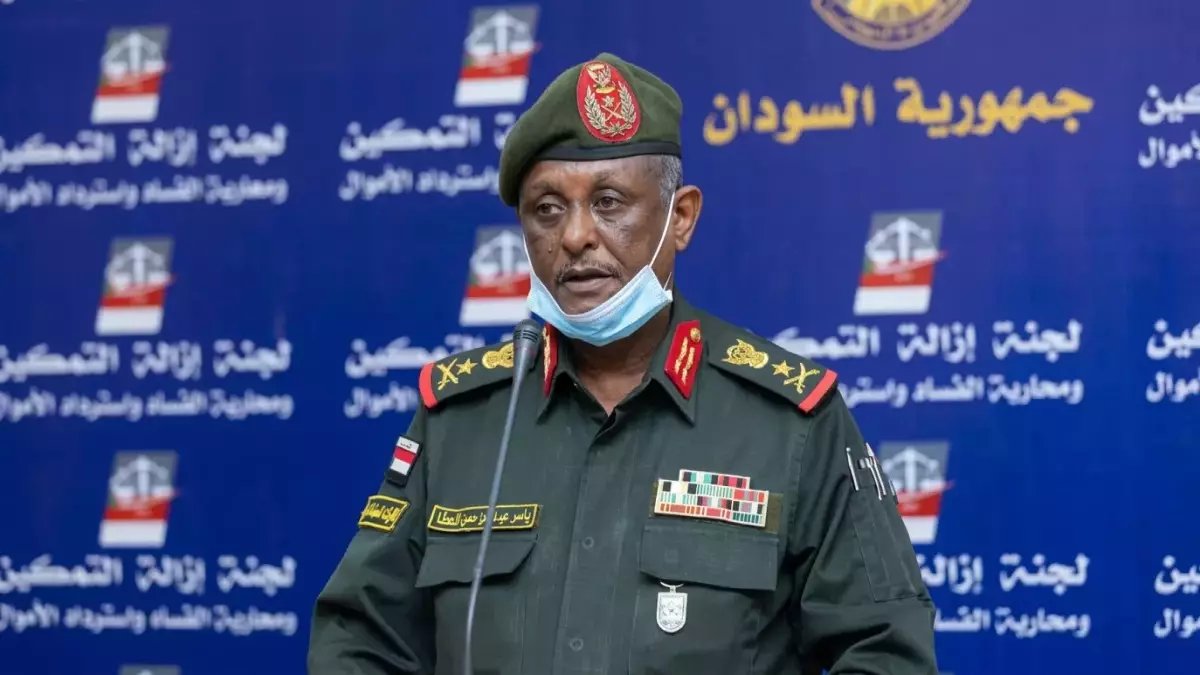 عاجل: البرهان يقوم بتغيير جذري في هيكلة الجيش السوداني… تعيين ياسر العطا رئيساً للأركان وسط تصعيد خطير للحرب!