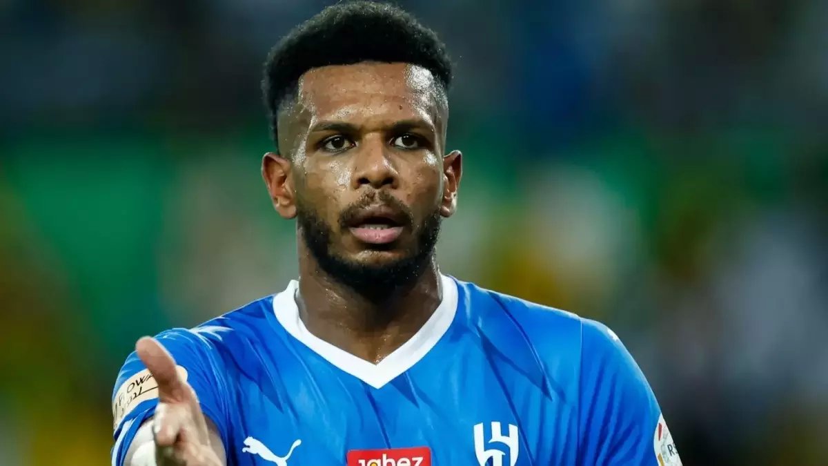 أسطورة الهلال ترفع سعر رحيلها إلى أقصى حد.. لكن 'العنيد' علي البليهي يصر على تحصيل حقوقه المالية الكاملة للـ 3 سنوات القادمة!