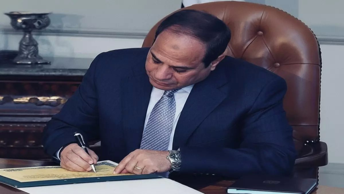 عاجل: السيسي يصدر قرار زيادة منحة العمال غير المنتظمين إلى 1500 جنيه شهرياً... تعرف على الشروط الجديدة!