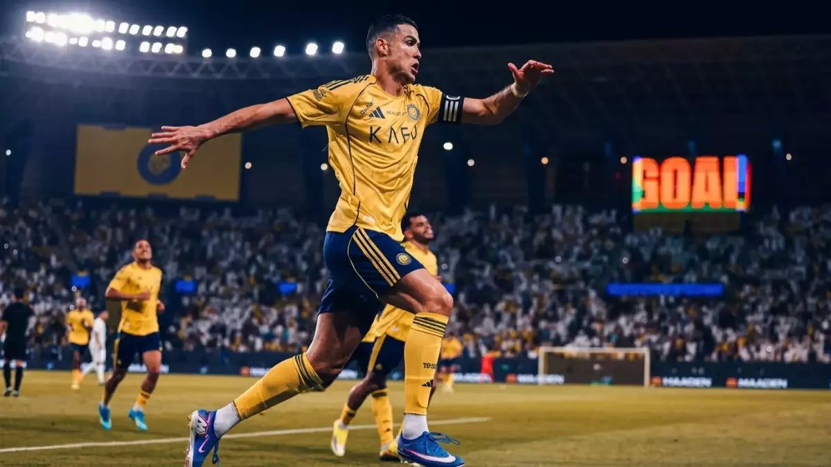 عاجل: خبير تحكيمي يفضح الحقيقة الكاملة لضربة جزاء رونالدو الصادمة.. صدمة للجميع!