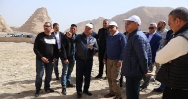وزيرا النقل والكهرباء يتفقدان "جبل الجلالة" لإقامة مشروعات كبرى لطاقة الرياح