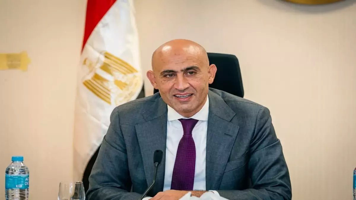 رسمي: التعليم تحسم الجدل المتفجر حول تخفيف المناهج… قرار صادم للطلاب بشأن موعد الامتحانات!