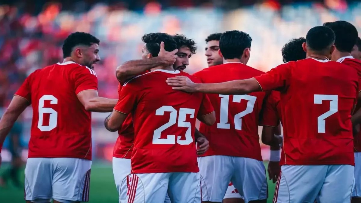 إعلان رسمي صادم: الأهلي يبدأ هدم خط الهجوم ويوافق على بيع مهاجم الفريق.. 3 لاعبين خارج الباب وثورة في الانتقالات الصيفية!