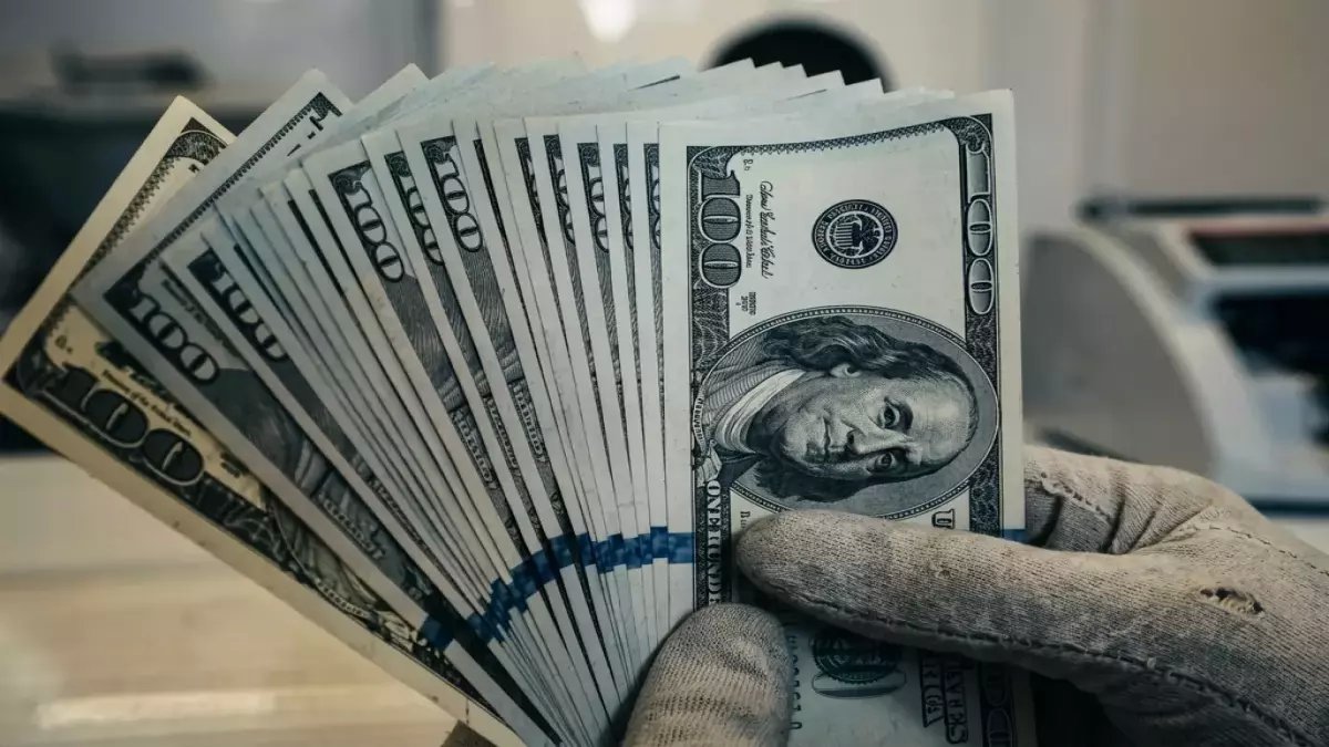 بنك قناة السويس يكشف عن تراجع 15 قرشاً... ولكن المفاجأة الحقيقية تكمن في استقرار 7 بنوك أخرى وعدم انتشار الهبوط!