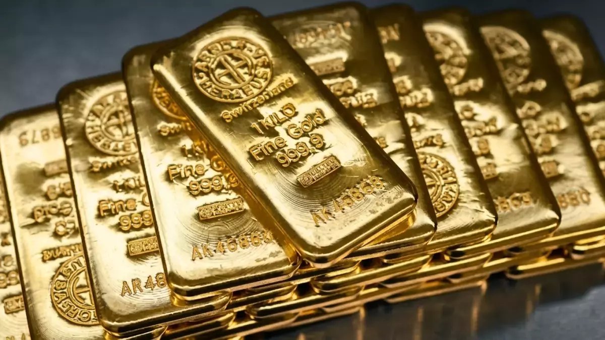 عاجل: انفجار جنوني في أسعار الذهب.. عيار 21 يحطم حاجز الـ 7 آلاف جنيه - هل تفقد مدخراتك قيمتها اليوم؟