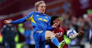 ليدز يونايتد يهزم وست هام بركلات الترجيح ويتأهل لنصف نهائي الكأس