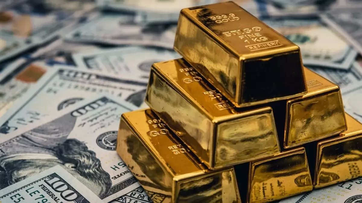 عاجل: الذهب في مصر يتجمد عند 7,150 جنيهاً رغم انهياره عالمياً… فهل تحول لـ"فخ استثماري" يهدد المدخرين؟!