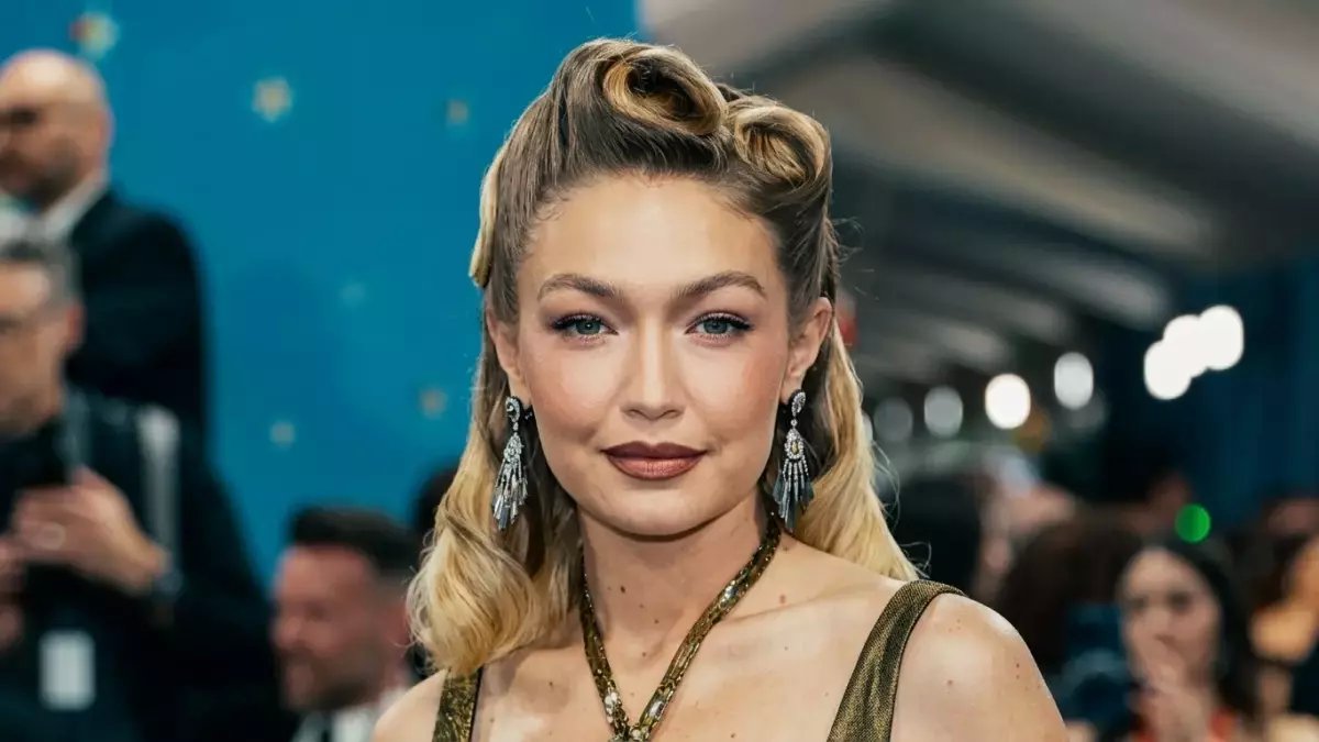 عاجل: ظهور نادر لنورمان أسعد مع ابنتها جودي بعد اختفاء 13 عاماً… لحظة تاريخية قبل تخرجها من الطب!