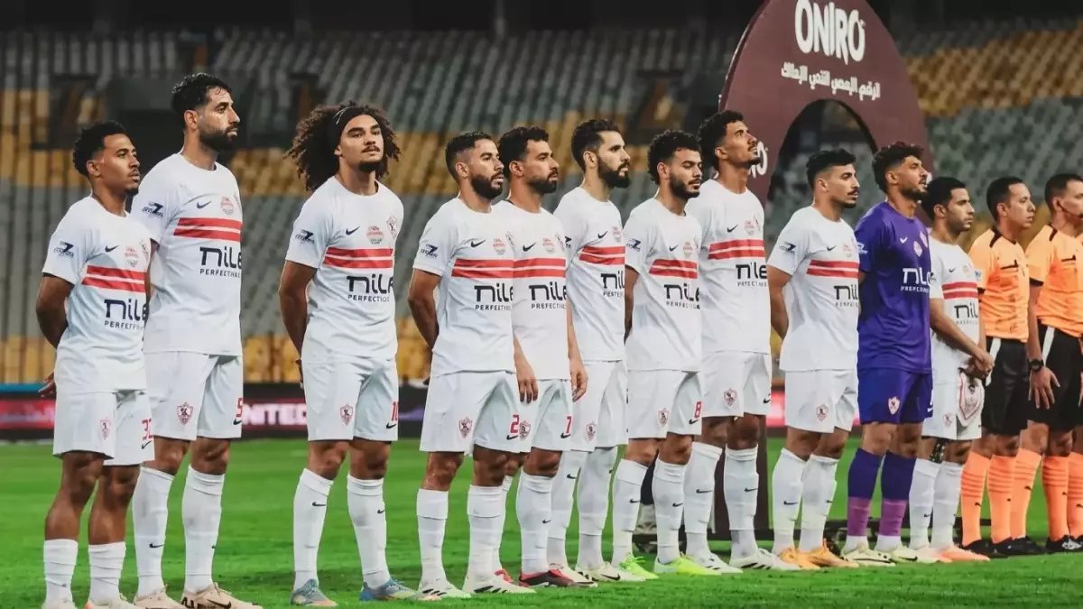 كشف مثير من محمد كمونة: الزمالك على بُعد خطوة واحدة من لقب الدوري.. وفوز المصري البورسعيدي هو المفتاح الوحيد للتتويج التاريخي!