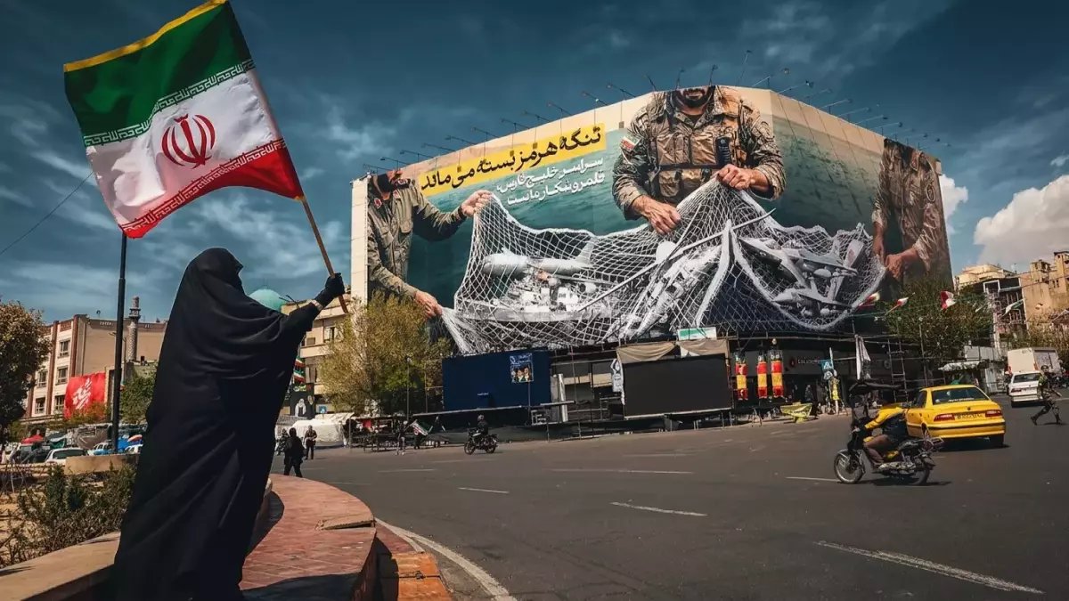 عاجل: تهديد نووي صريح.. إيران تحذّر واشنطن: "ردنا المدمر سيدمر كل ما تملكون" بعد اغتيال قائد استخباراتي في طهران