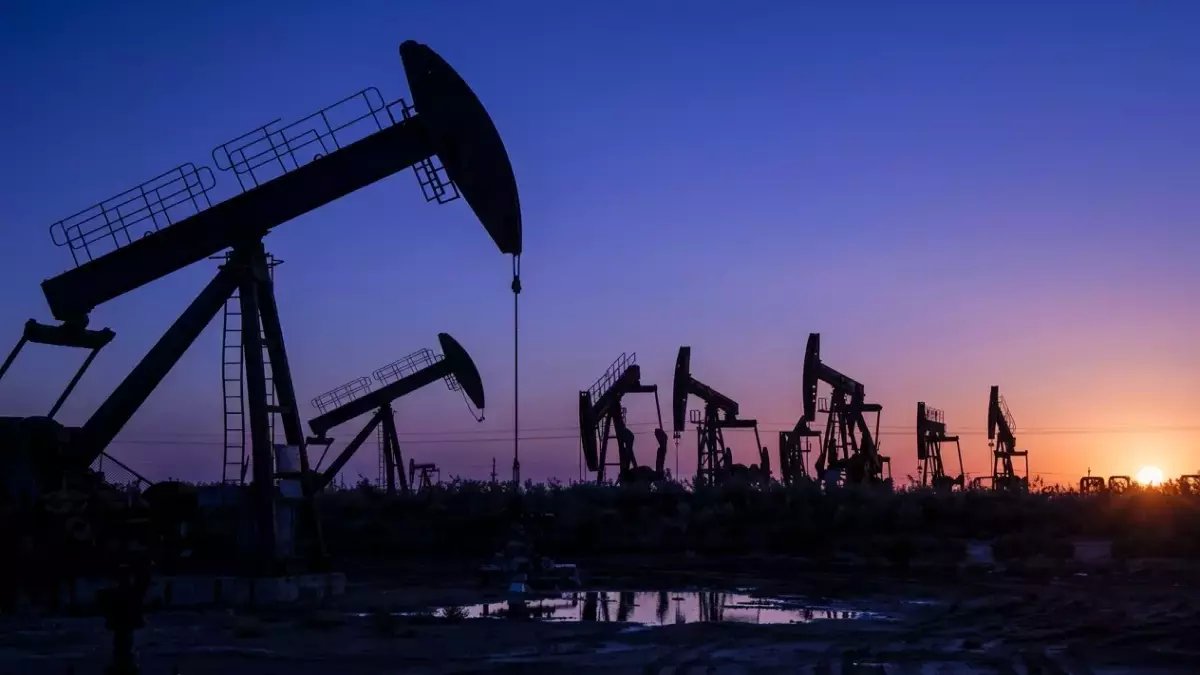 عاجل: النفط يحقق قفزة تاريخية لهذا الرقم الخطير بعد ساعات من الاجتياح الروسي… والخبراء يتوقعون استمرار الصعود!