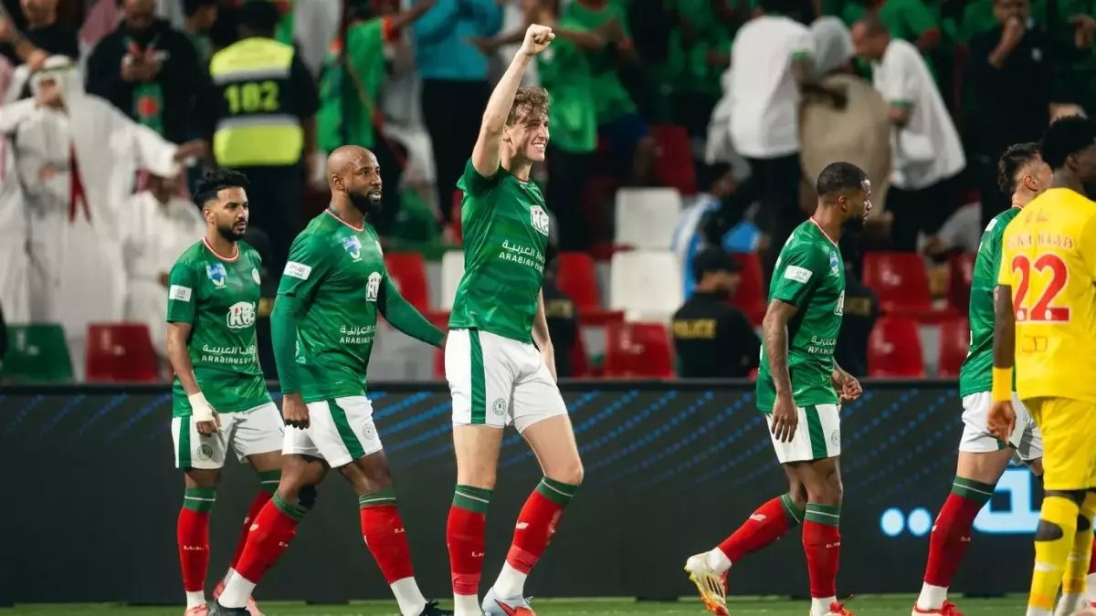 عاجل: الاتفاق يحطم سلسلة القادسية التاريخية بعد 135 يوماً و17 مباراة.. هذه المكاسب الصادمة التي حققها!