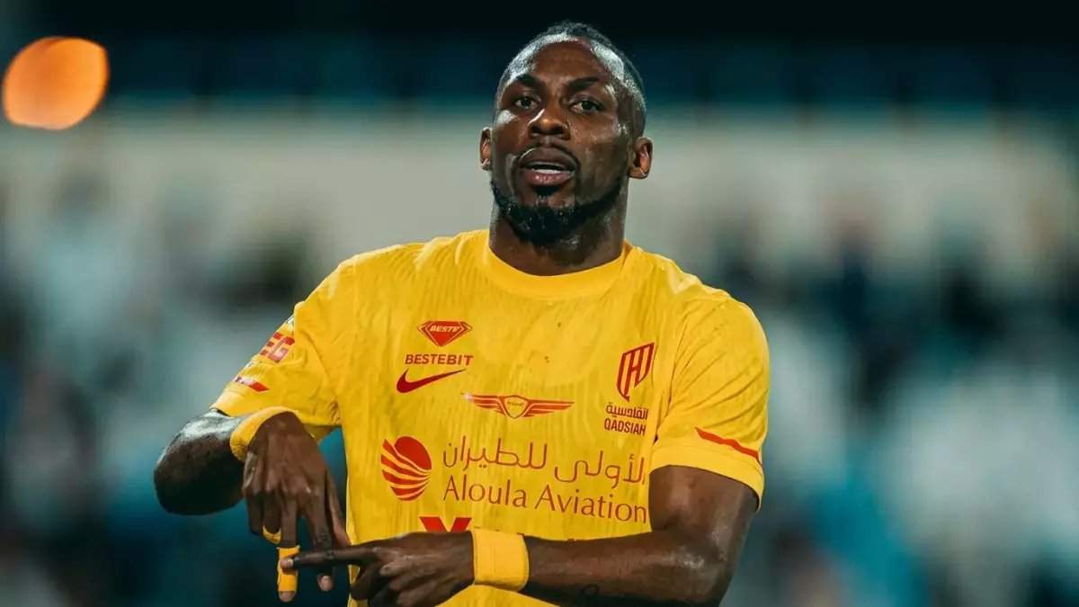 عاجل: جوليان كوينونيس يصدم السعودية بإنجاز فريد! 64 هدف ووظيفة في 61 مباراة فقط… هذه هي كرة القدم