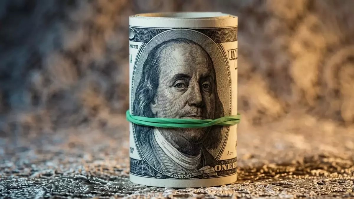 كيف أوقف البنك المركزي المصري سعر الدولار عند 54.29 جنيه بإجراء واحد؟