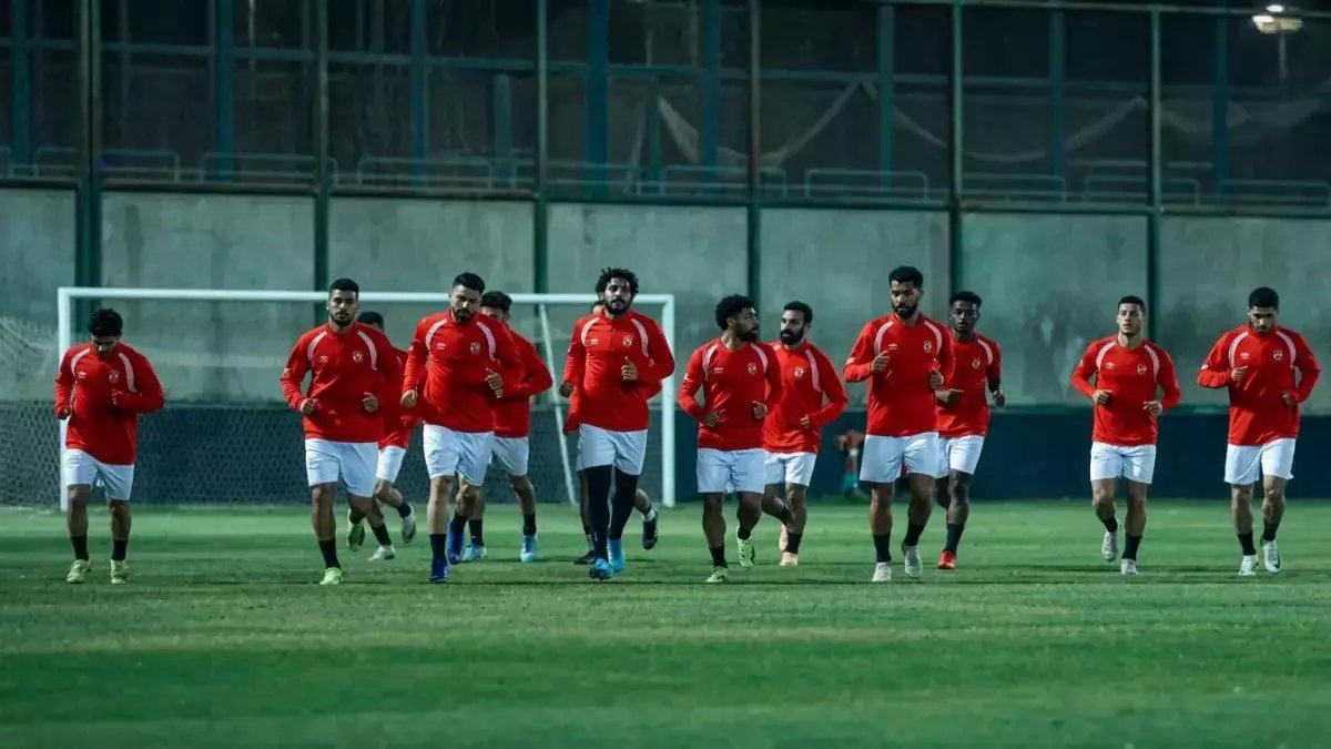 عاجل: بعثة مصر تتوجه إلى جدة الآن… هل يقدم حسام حسن أول مفاجأة في المعسكر الإعدادي؟